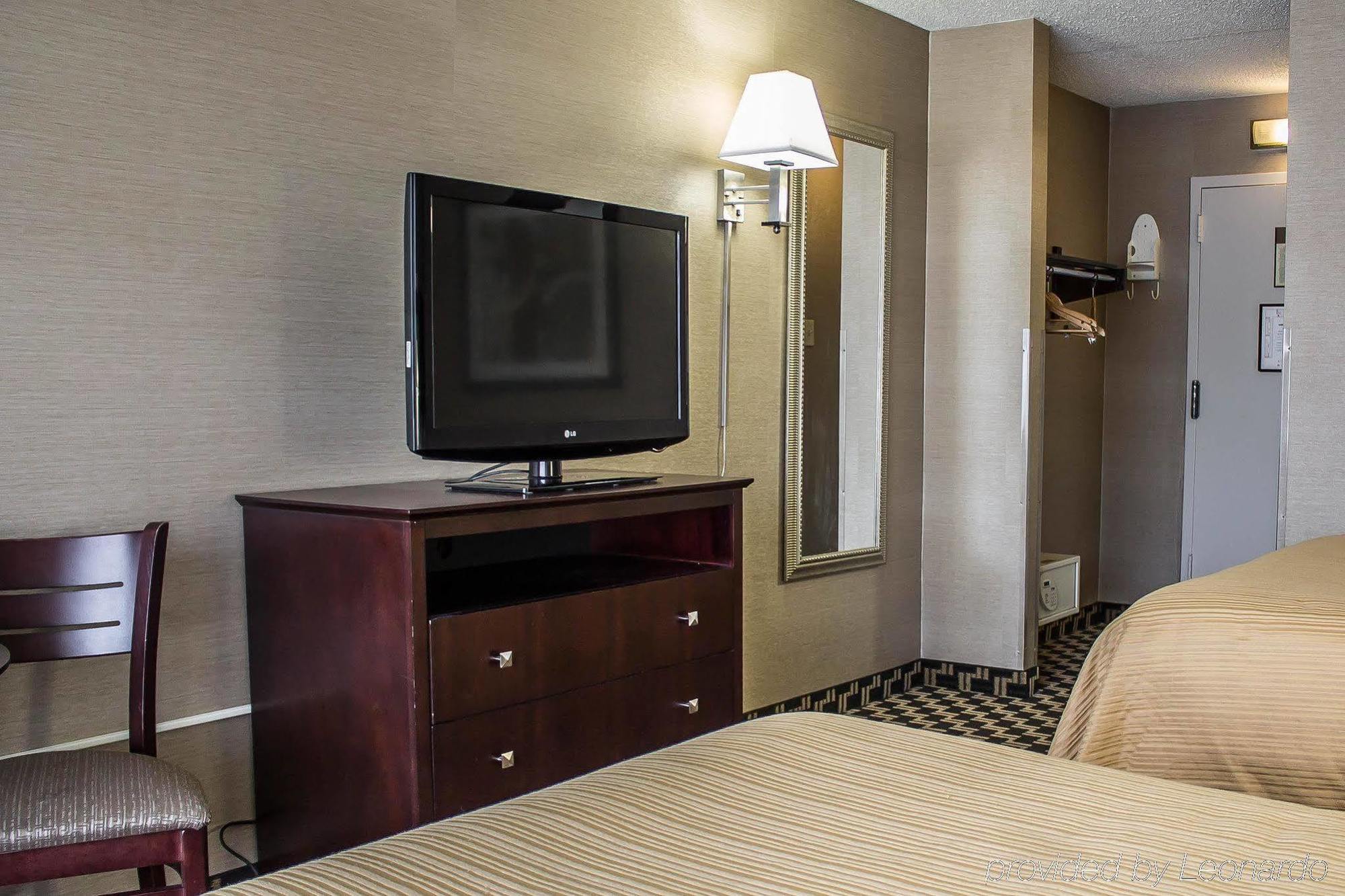 Quality Inn & Conference Center แอครอน ภายนอก รูปภาพ