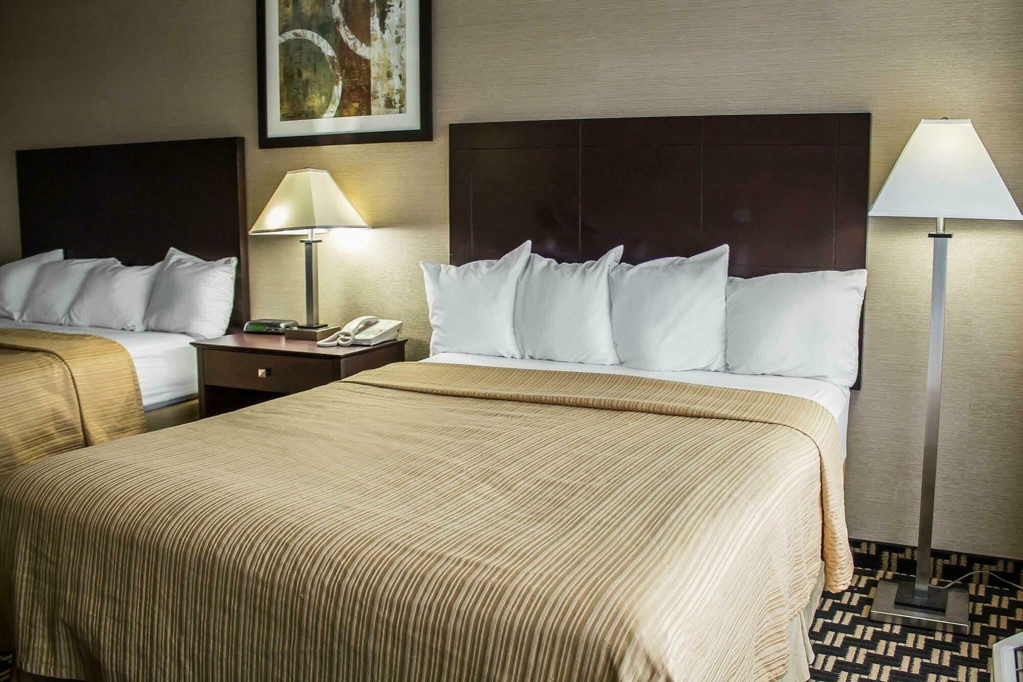 Quality Inn & Conference Center แอครอน ภายนอก รูปภาพ